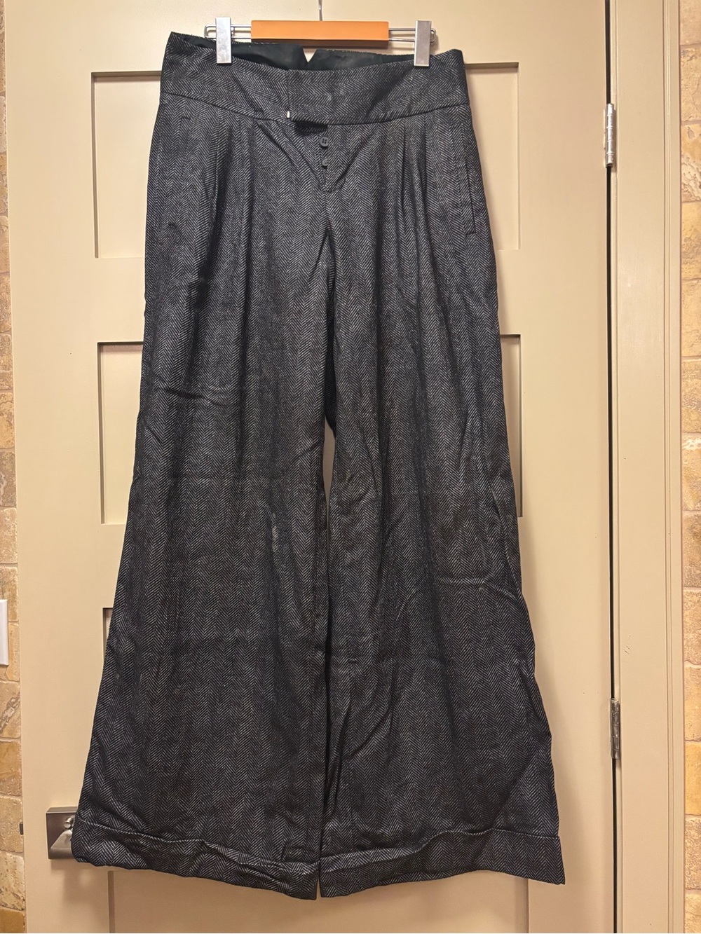 CLUB MONACO Herringbone Wool Blend Mid Rise Wide Flare Pleat Cuffed Leg Trouser